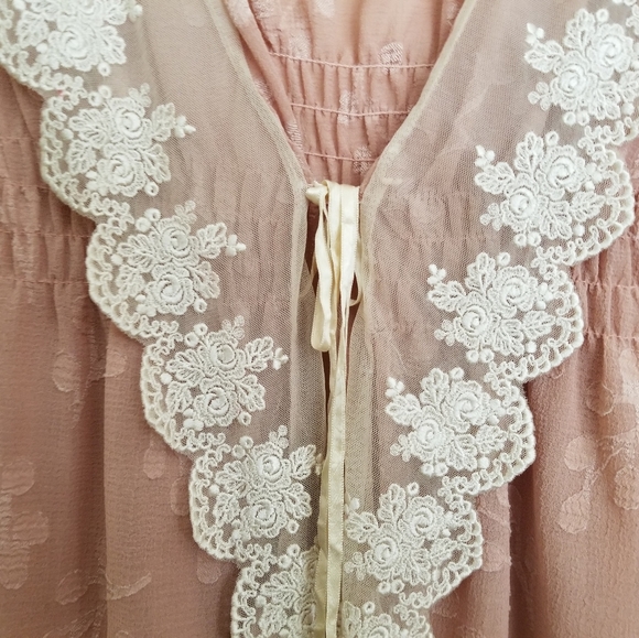 2for$50 Vintage Blush Chiffon & Lace Blouse - Picture 8 of 8